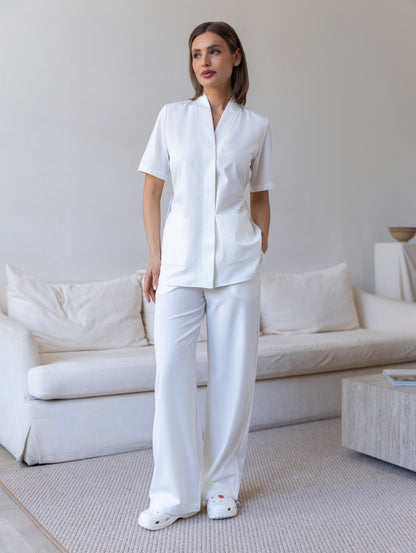 Pijama sanitario blanco Air diseñado para comodidad y movilidad