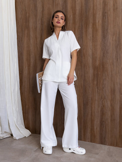 Uniforme sanitario blanco Air con diseño moderno y ajuste cómodo